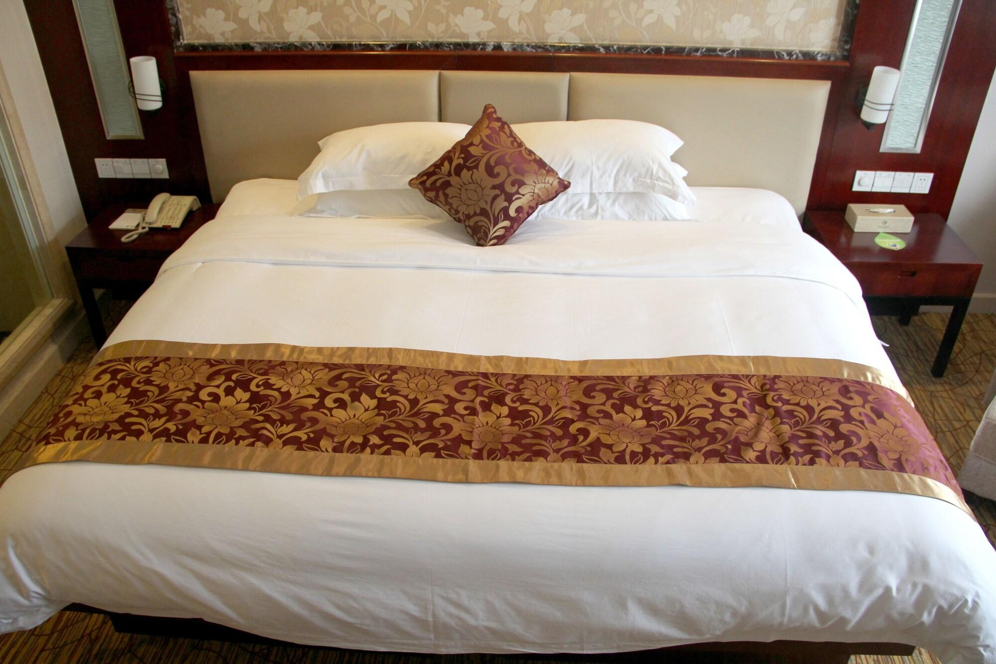 Haili Garden Hotel Гуанджоу Екстериор снимка