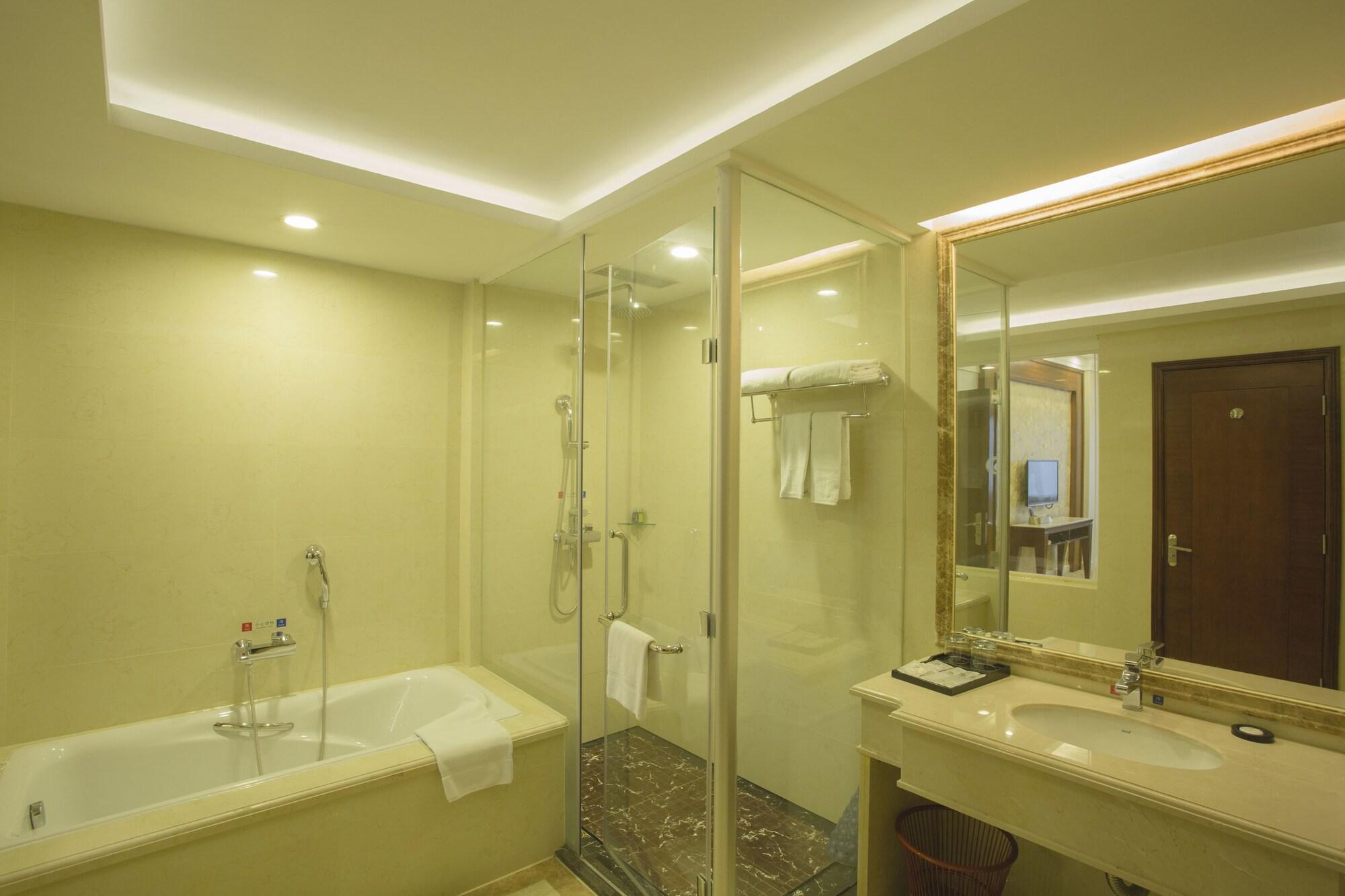 Haili Garden Hotel Гуанджоу Екстериор снимка