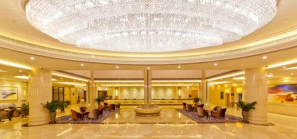 Haili Garden Hotel Гуанджоу Екстериор снимка