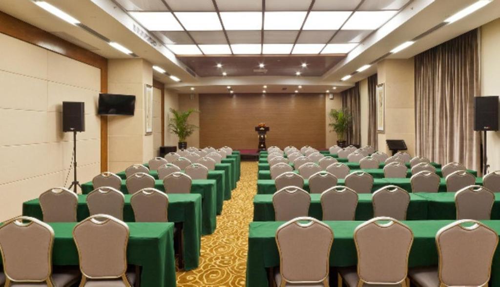 Haili Garden Hotel Гуанджоу Екстериор снимка